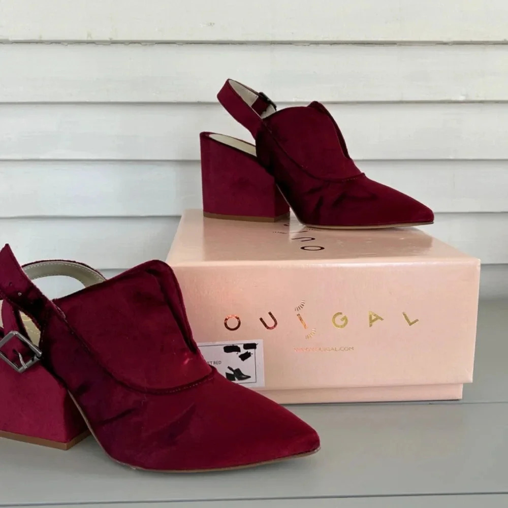 Ouigal Red‎ Velvet Shoe's EU Sz 37